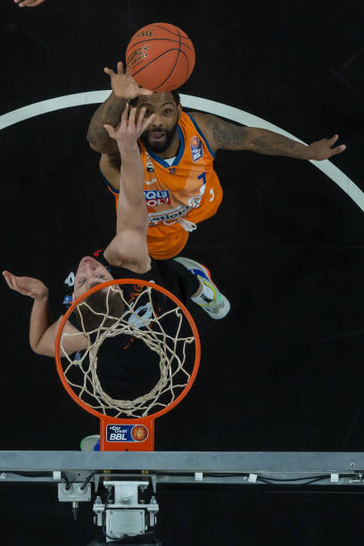 球权产生冲 球权产生冲